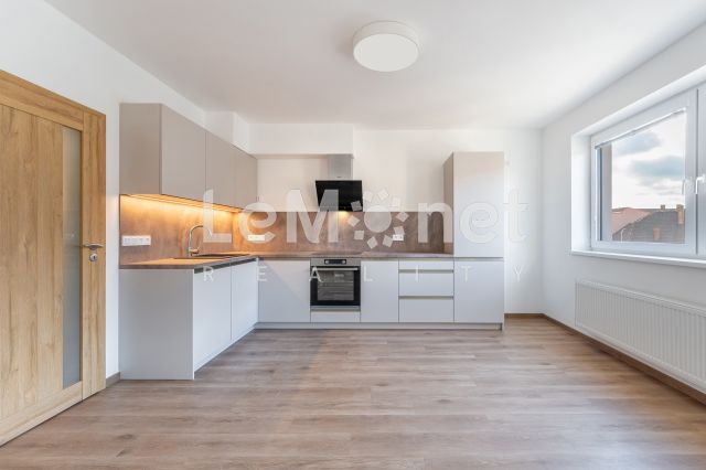 Pronájem novostavby bytu 2+kk s balkonem a parkováním, Brno - Černovice ul. Štolcova